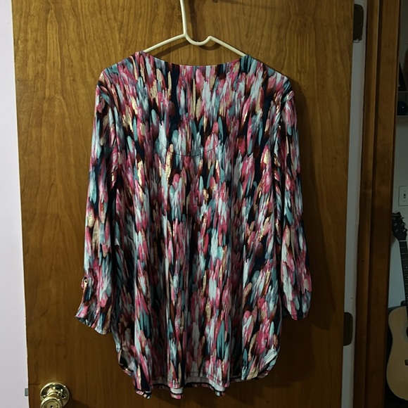 Multi colored XL ladies top. JM collection. - Picture 4 of 4